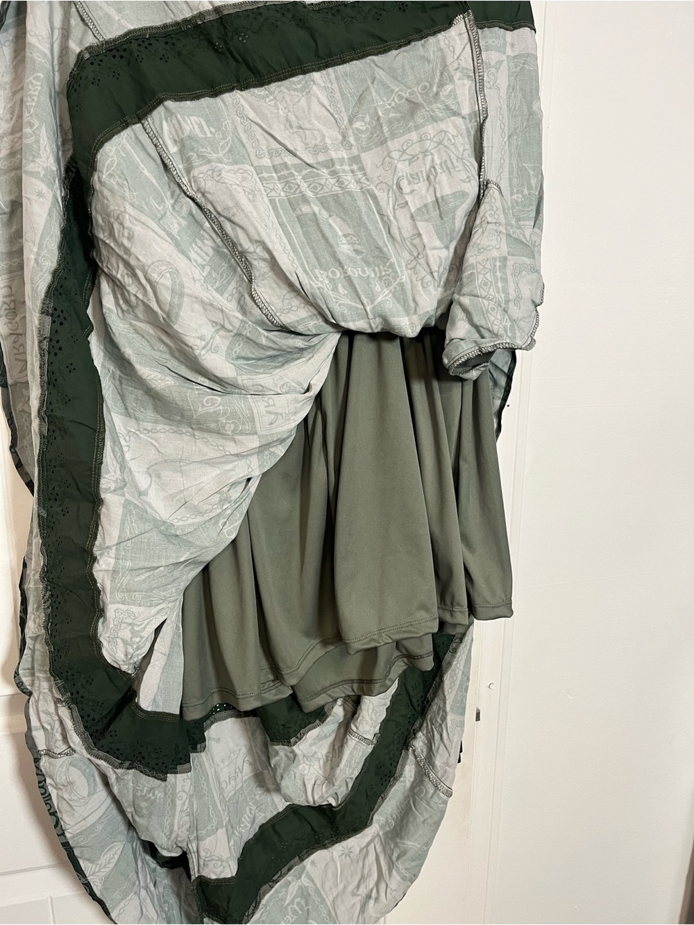 Hot Topic Lord of the Rings Green Printed Midi Dress - Picture 9 of 9
